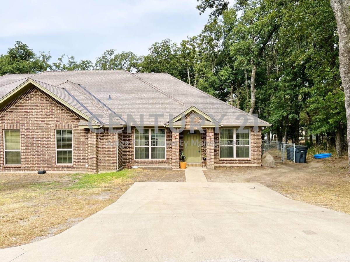 House for rent at 455 Valley Rd, Weatherford, TX 76087