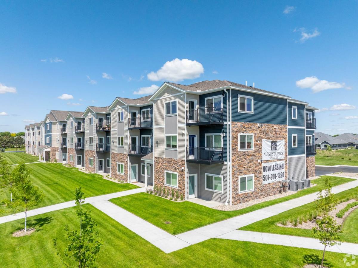 Apartment for rent at 1691 Premier Dr, Mankato, MN 56001