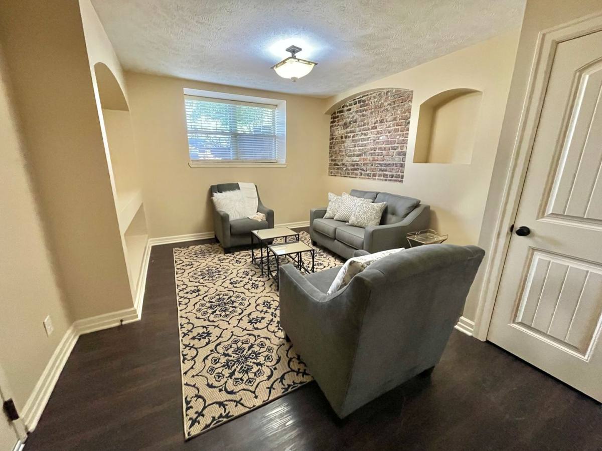 Apartment for rent at 3007 Jackson St, Omaha, NE 68105