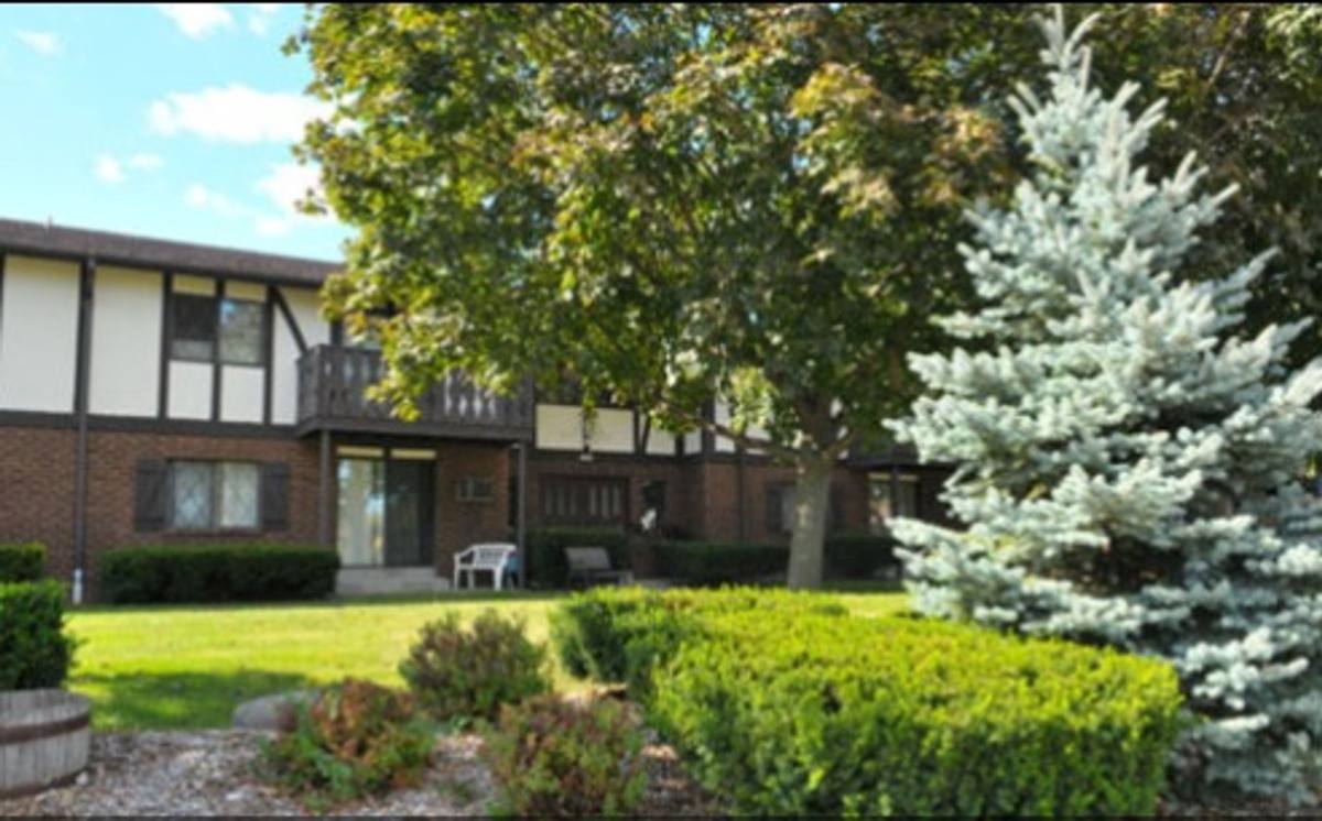 Apartment for rent at 10050 W Beloit Rd, Milwaukee, WI 53228
