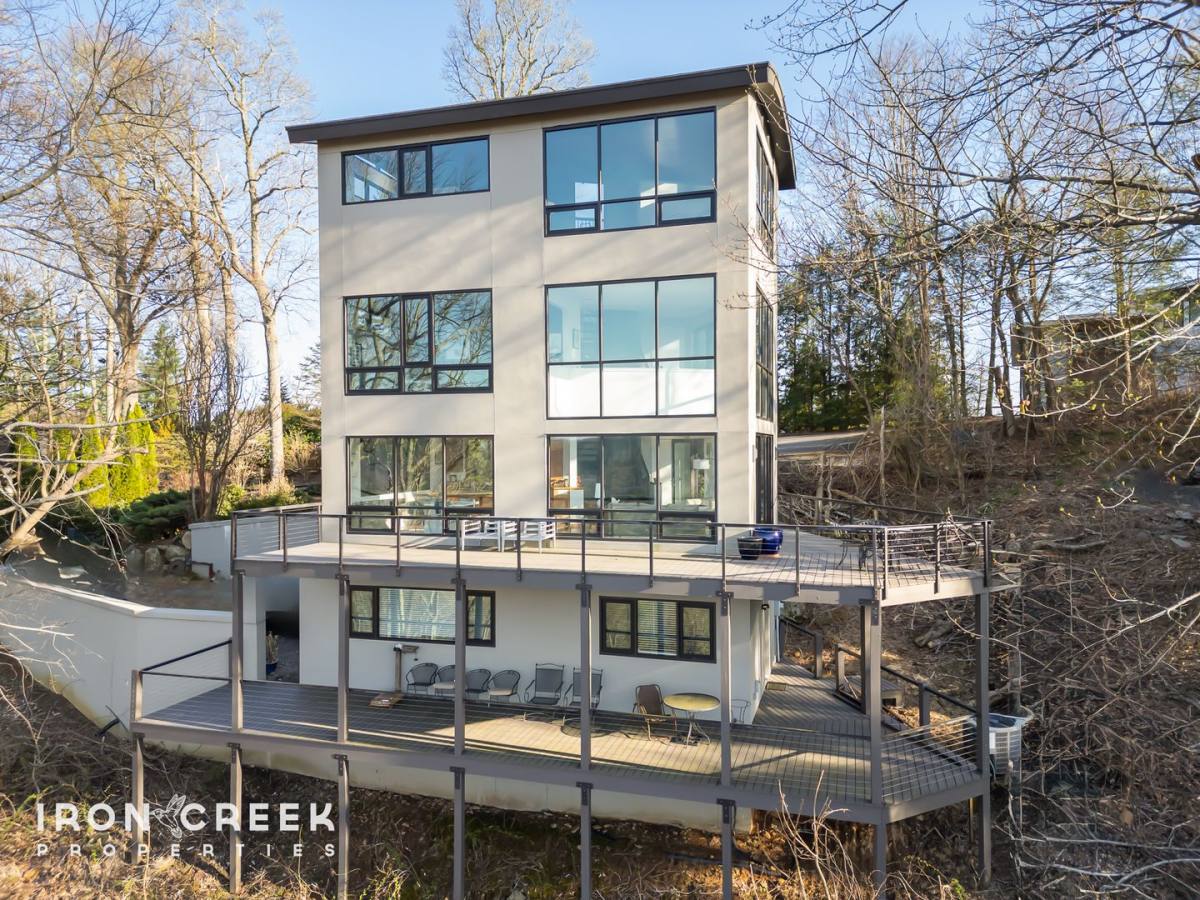 House for rent at 910 Rockhold Dr, Asheville, NC 28804