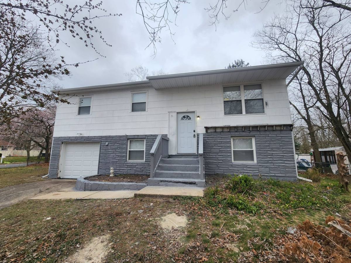 House for rent at 26 Forest Valley Dr, Toms River, NJ 08755