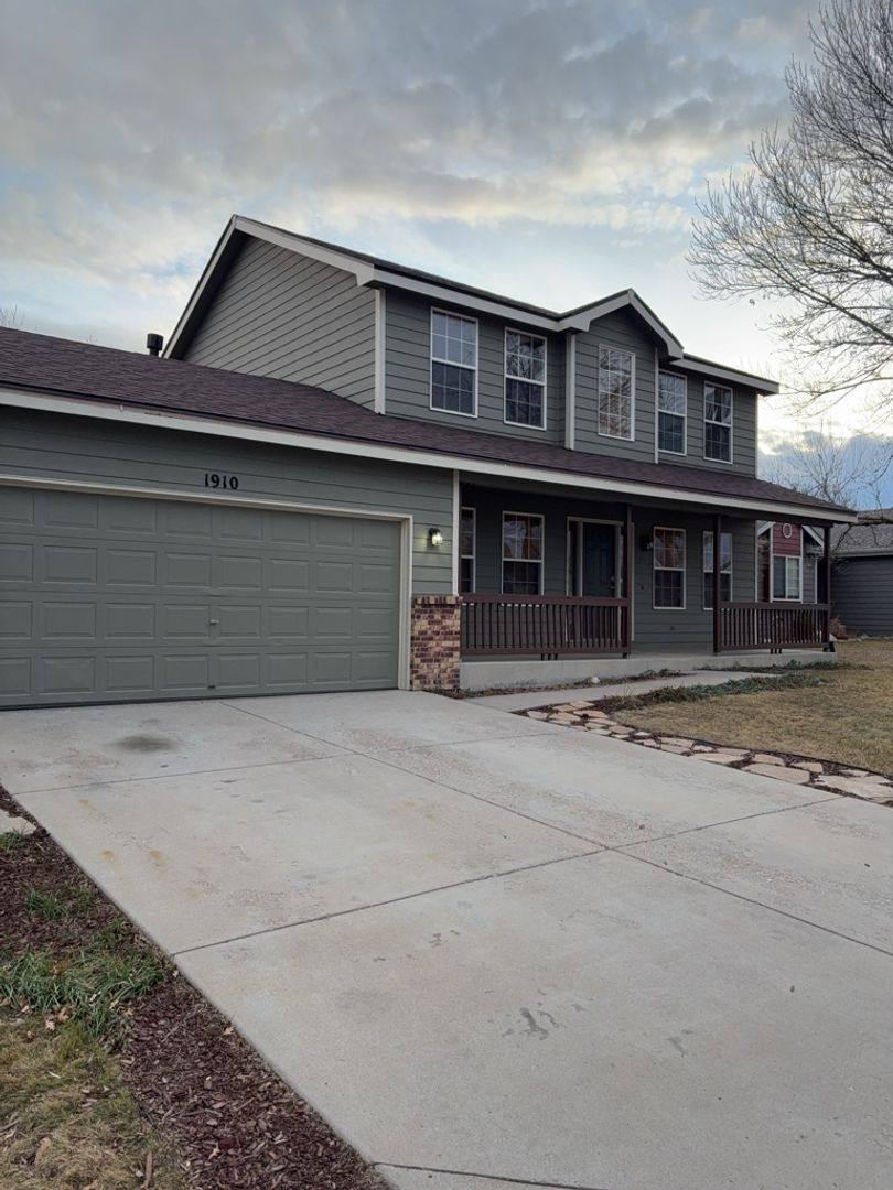 House for rent at 1910 Crestview Dr, Johnstown, CO 80534