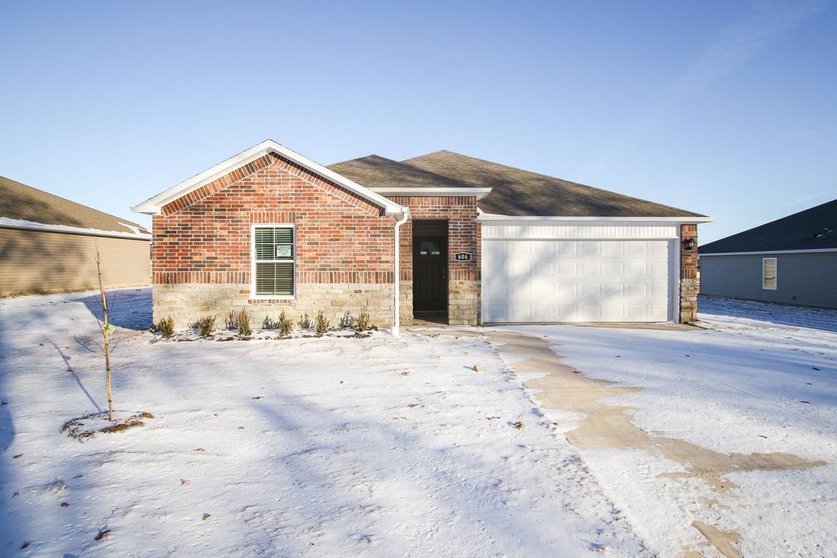 House for rent at 606 Comanche Dr, Gentry, AR 72734