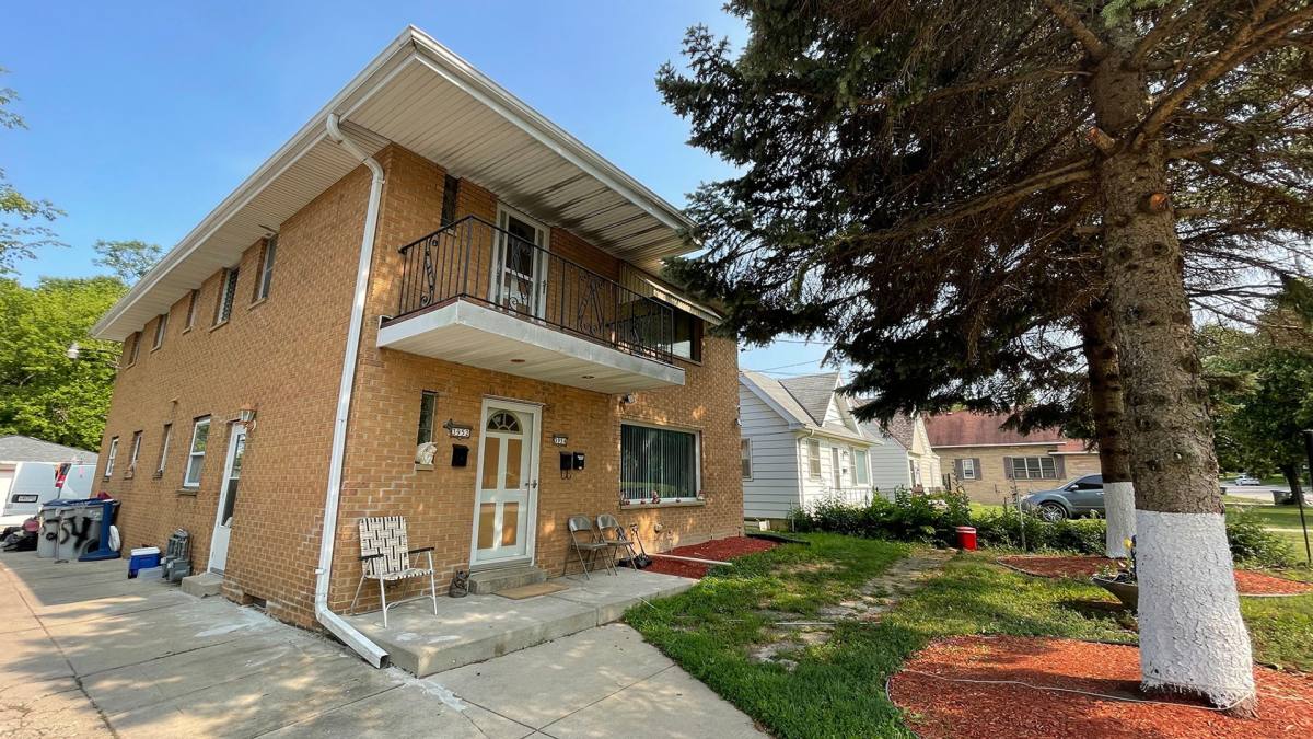 Apartment for rent at 3952-54 S 43rd St, Milwaukee, WI 53220