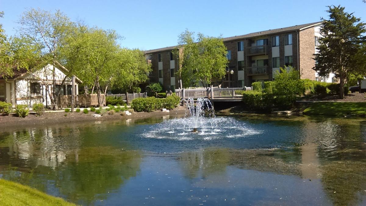 Apartment for rent at 619 Plum Grove Rd, Roselle, IL 60172