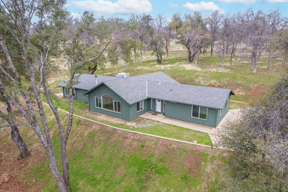 House for rent at 5112 Allred Rd, Mariposa, CA 95338
