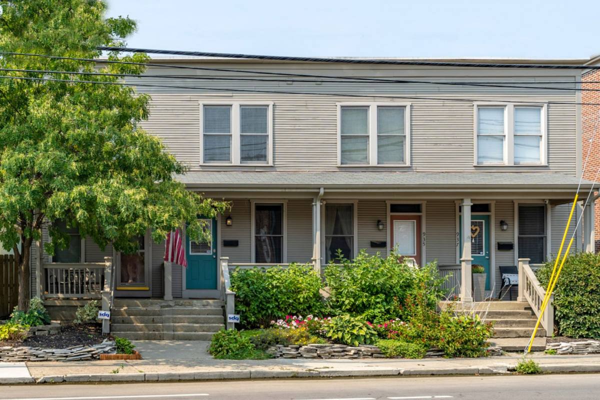 Townhouse for rent at 933 N 4th St, Columbus, OH 43201