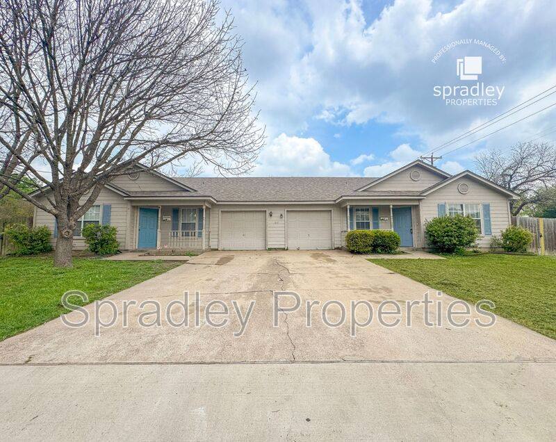 Townhouse for rent at 1017B S 37th St, Temple, TX 76504