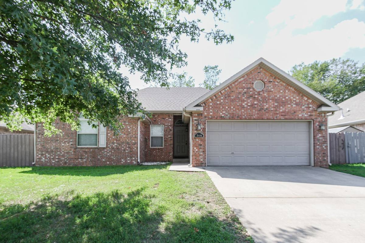 House for rent at 3404 S 3rd St, Rogers, AR 72758