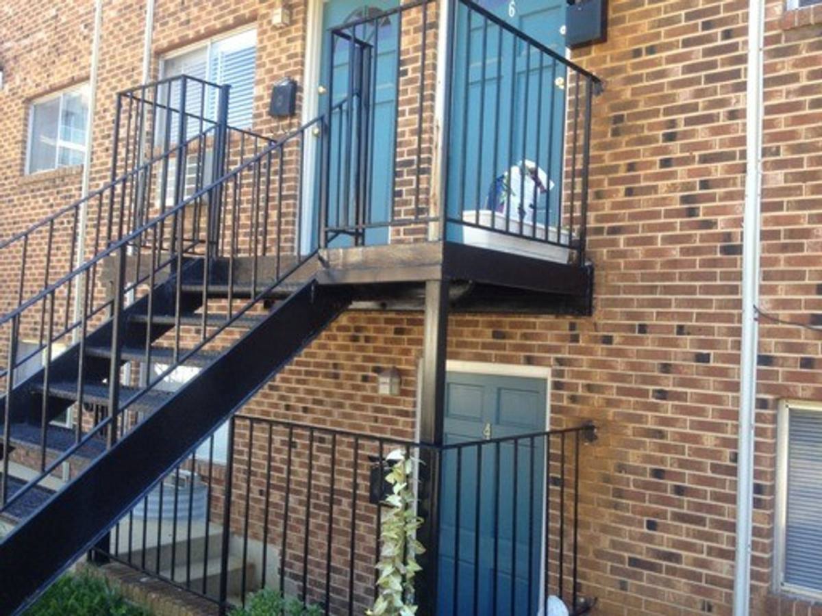 Apartment for rent at 2110 Culpeper St, Arlington, VA 22207