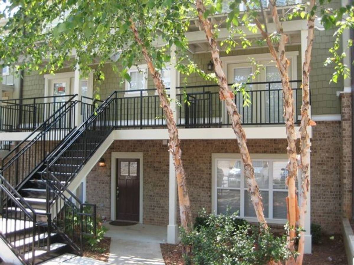 Townhouse for rent at 490 Barnett Shoals Rd #811, Athens, GA 30605