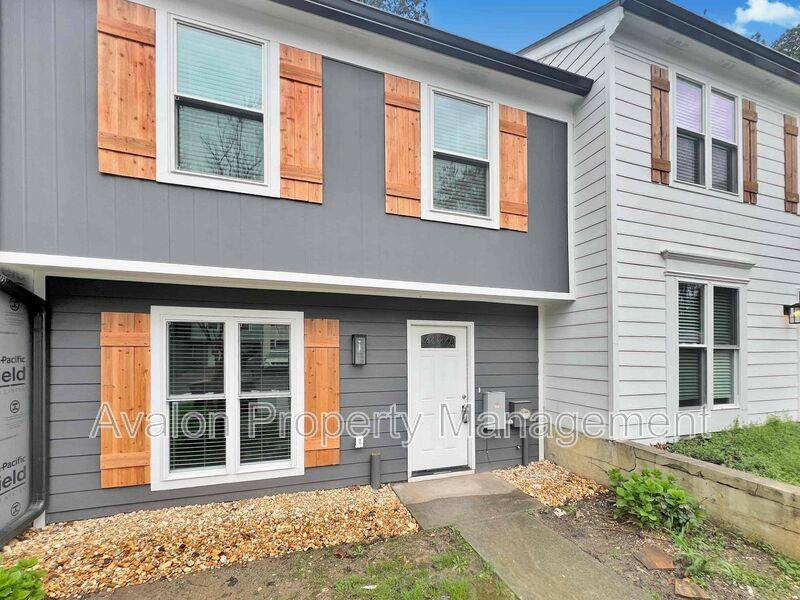 Townhouse for rent at 3573 Kennesaw Station Dr, Covington, GA 30014