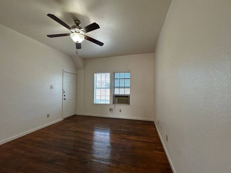 Apartment for rent at 902 W Craig Place #6, San Antonio, TX 78201