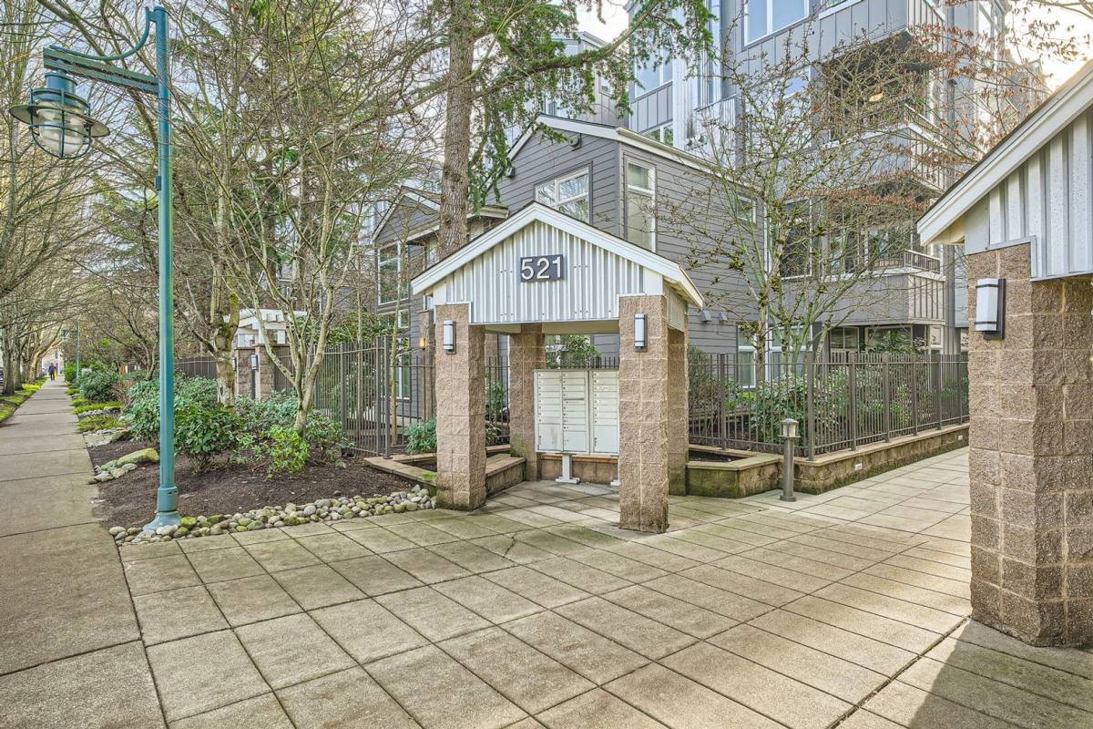 Condo for rent at 521 7th Ave NE, Kirkland, WA 98033