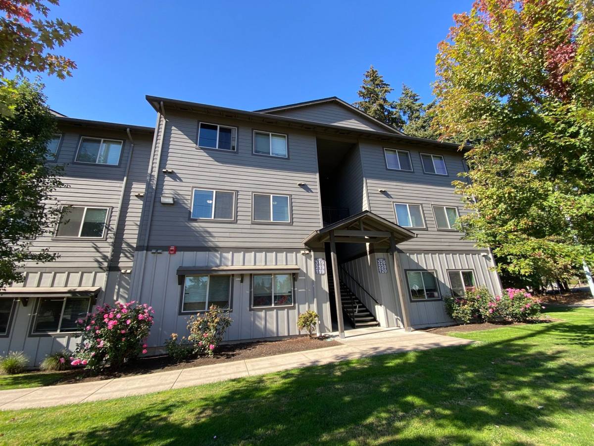 Apartment for rent at 4245 Hawthorne Ave NE, Salem, OR 97301