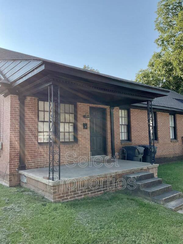 Apartment for rent at 721 Flint St, Jonesboro, AR 72401