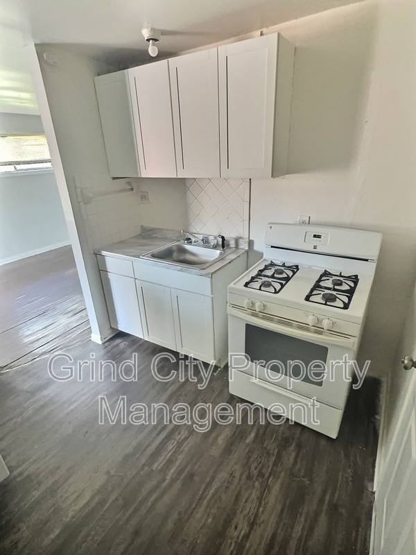 Apartment for rent at 2086 Hubert Ave #2, Memphis, TN 38108