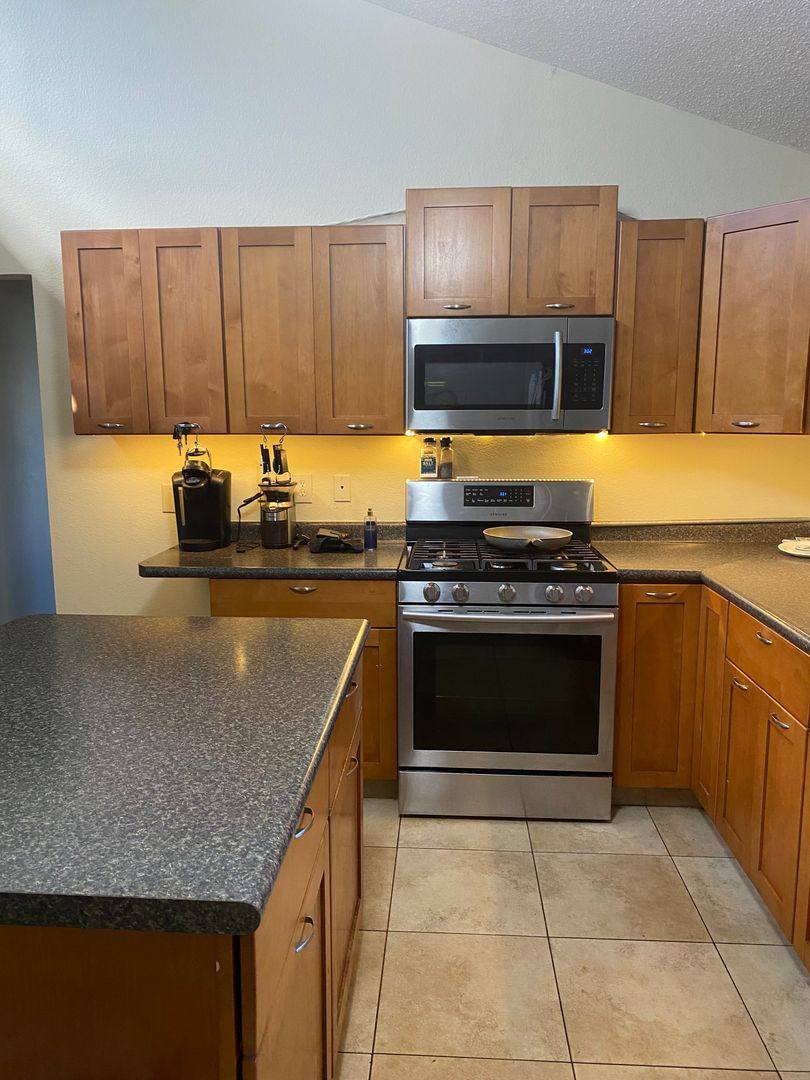 House for rent at 242 W Waiko Rd, Wailuku, HI 96793