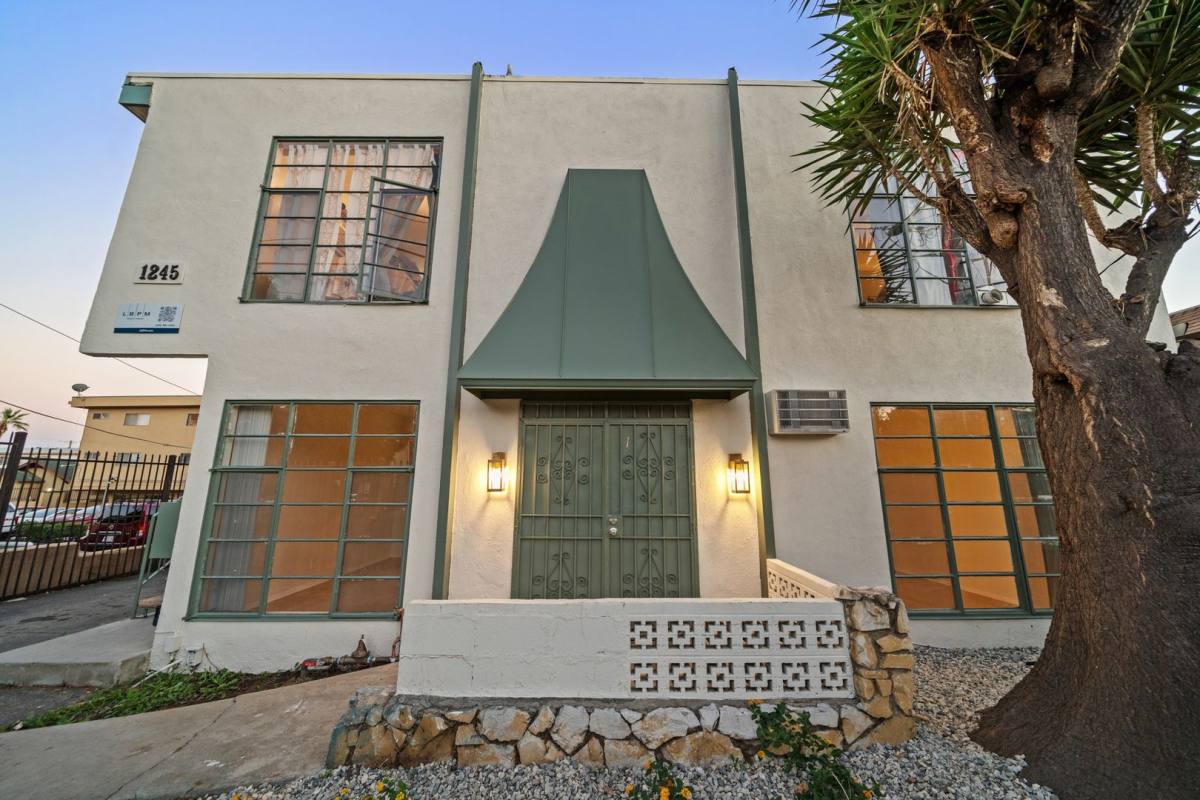 Apartment for rent at 1245 N Harvard Blvd, Los Angeles, CA 90029