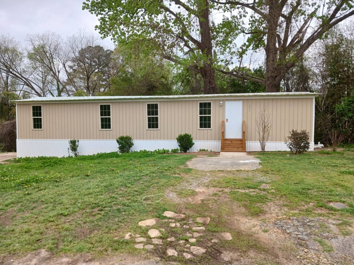 House for rent at 2081 W Meeting St, Lancaster, SC 29720