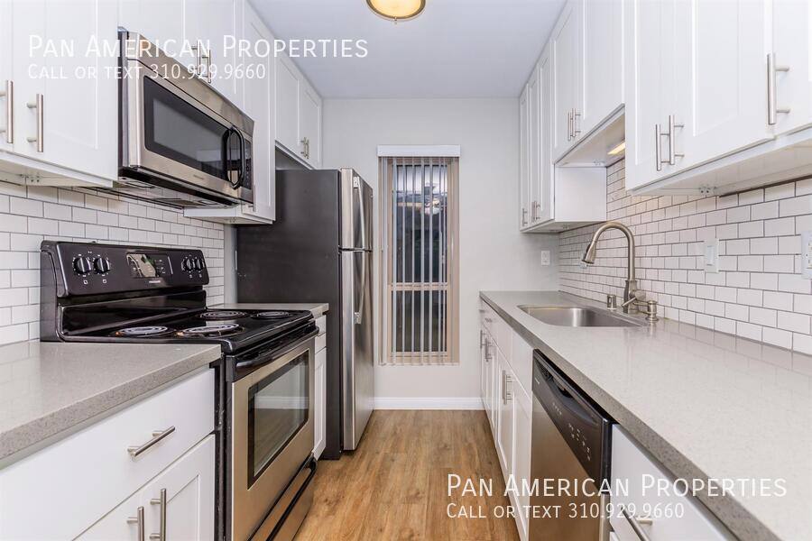 Townhouse for rent at 11152 Wallingsford Rd #2G, Los Alamitos, CA 90720