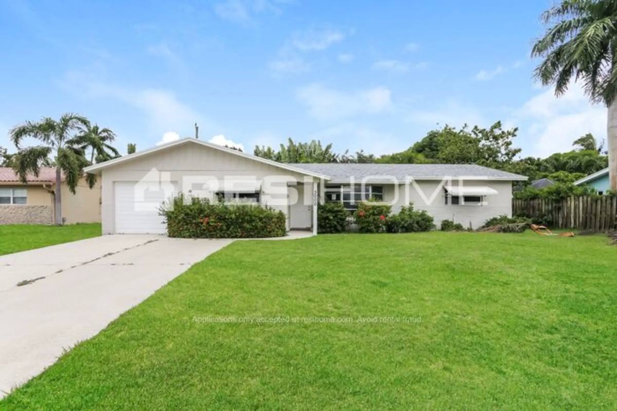 House for rent at 3000 S Seacrest Blvd, Boynton Beach, FL 33435