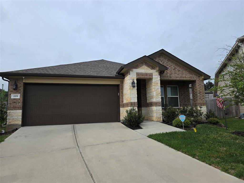 House for rent at 229 Cresta Cove Court, Montgomery, TX 77356