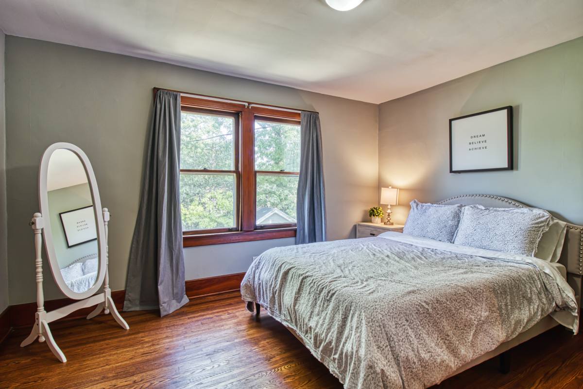 House for rent at 237 W Girard Blvd, Buffalo, NY 14217