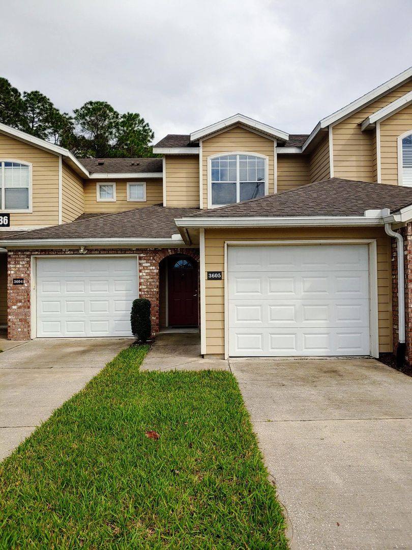 Townhouse for rent at 10200 Belle Rive Blvd, Jacksonville, FL 32256