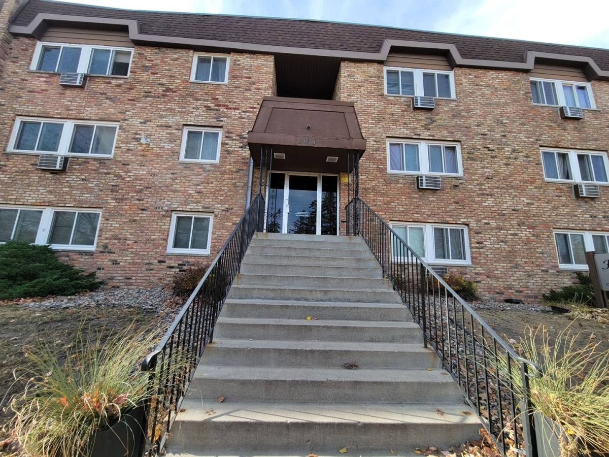 Condo for rent at 2616 Harriet Ave S, Minneapolis, MN 55408