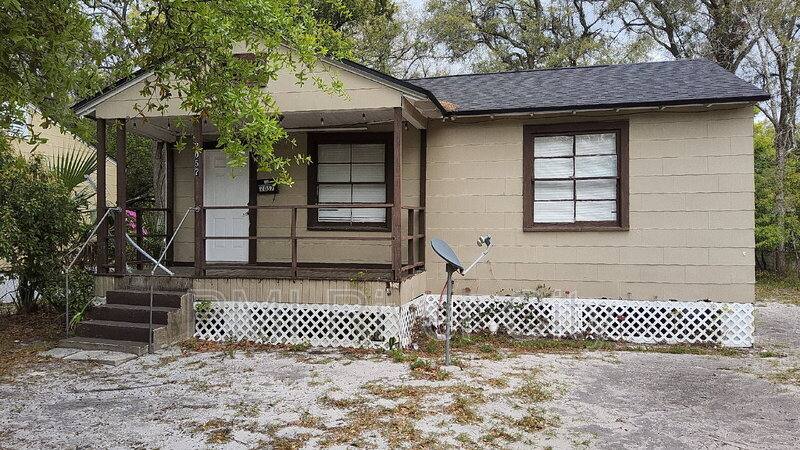 House for rent at 2057 Brackland St, Jacksonville, FL 32206