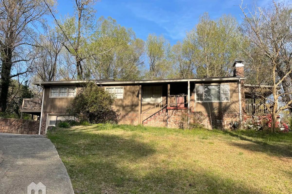 House for rent at 704 Mimosa Dr, Adamsville, AL 35005