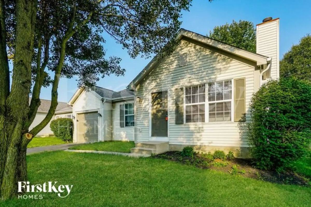 House for rent at 2333 Hunterstown Dr, Grove City, OH 43123