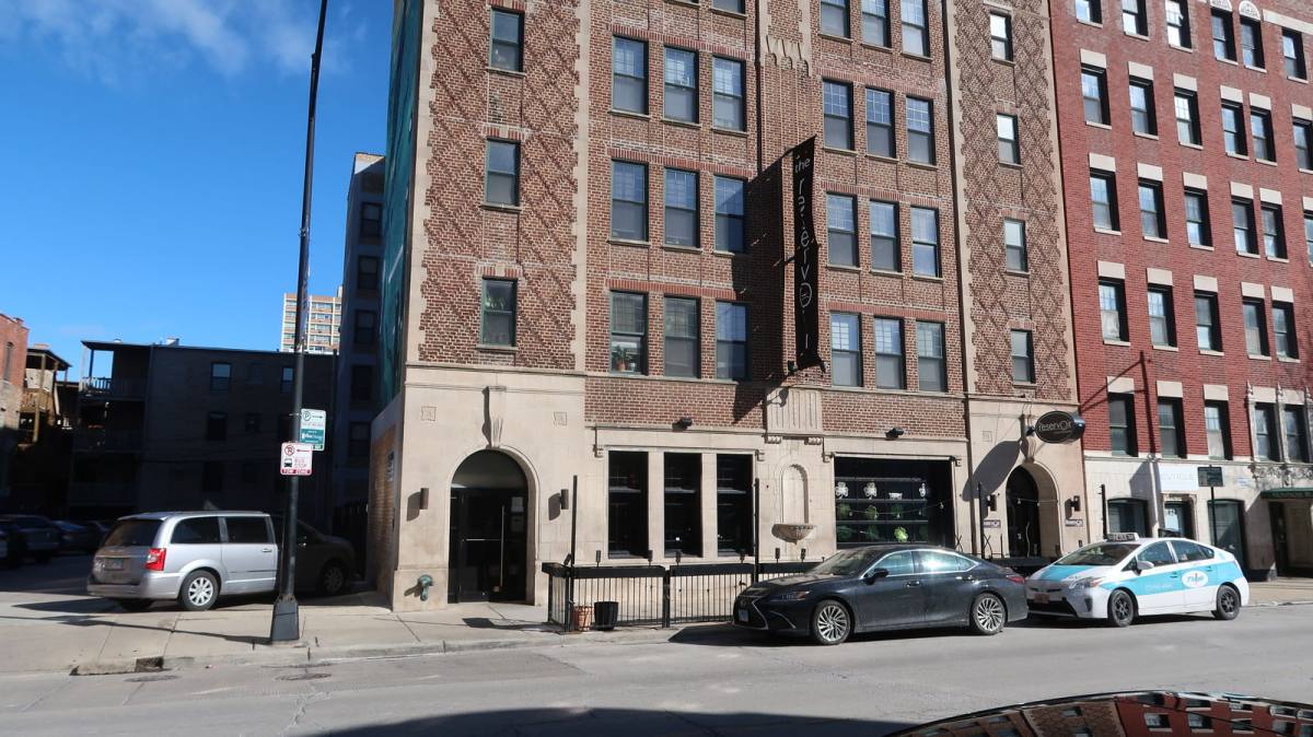 Apartment for rent at 846 W Montrose Ave #509, Chicago, IL 60613