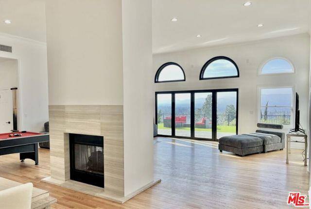 House for rent at 15851 Mulholland Dr, Los Angeles, CA 90049
