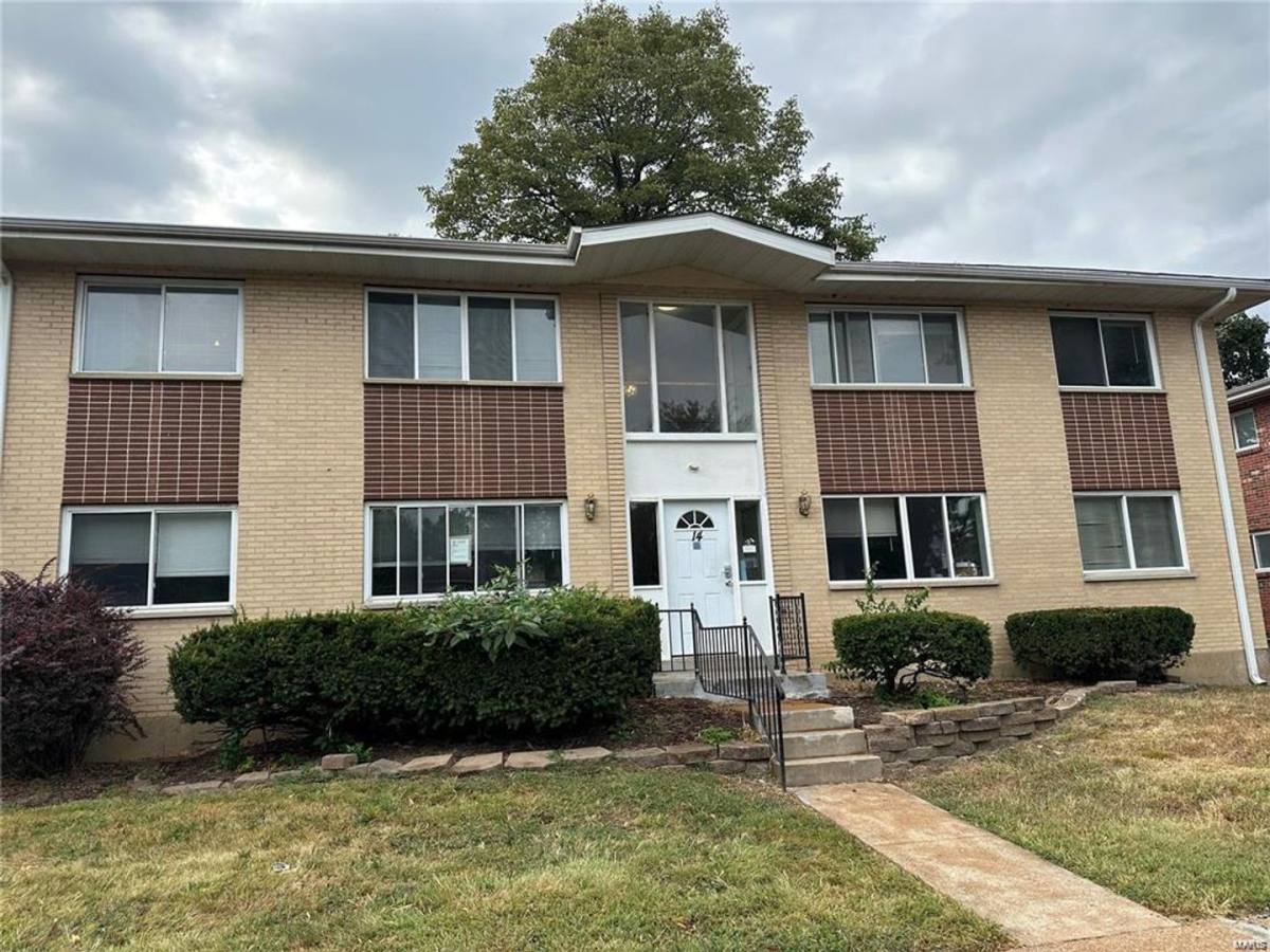 Apartment for rent at 14 Bruce, Florissant, MO 63031