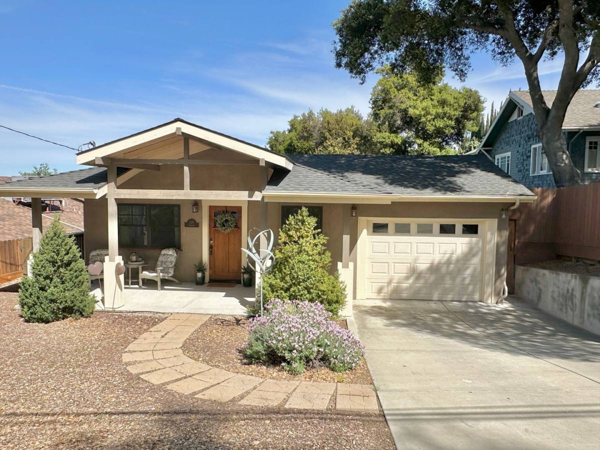 House for rent at 1120 Chestnut St, Paso Robles, CA 93446
