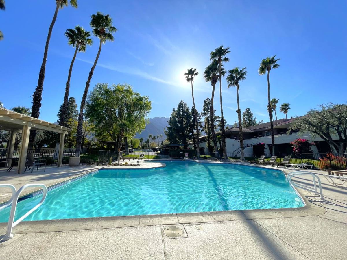 Apartment for rent at 510 N Villa Court, Palm Springs, CA 92262