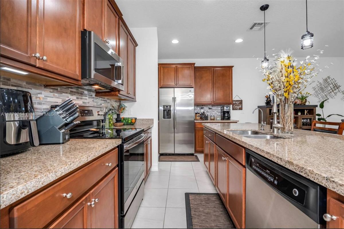 Townhouse for rent at 12053 Park, West Palm Beach, FL 33411