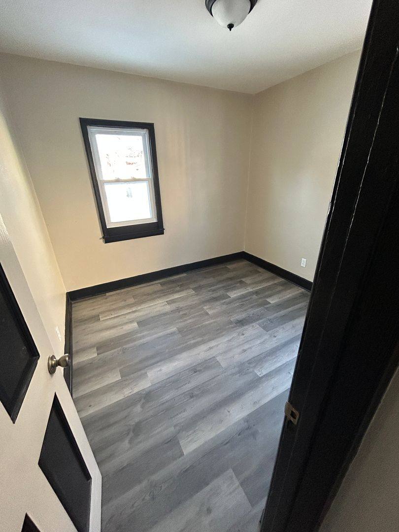 House for rent at 1112 W 4th St, Waterloo, IA 50702