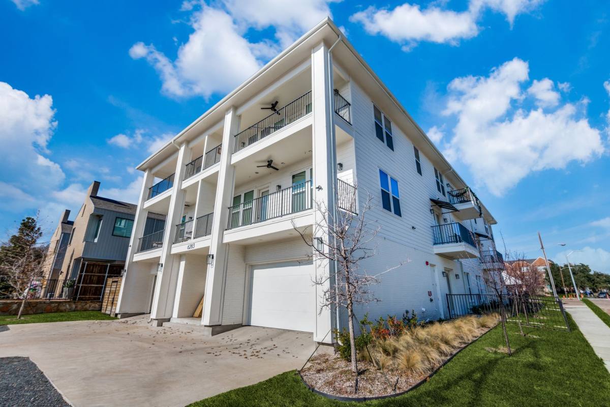 Apartment for rent at 6283 La Vista Dr, Dallas, TX 75214