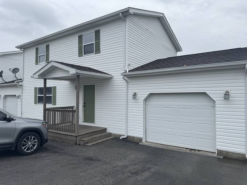 Townhouse for rent at 308 N Ferne Clyffe Rd, Goreville, IL 62939