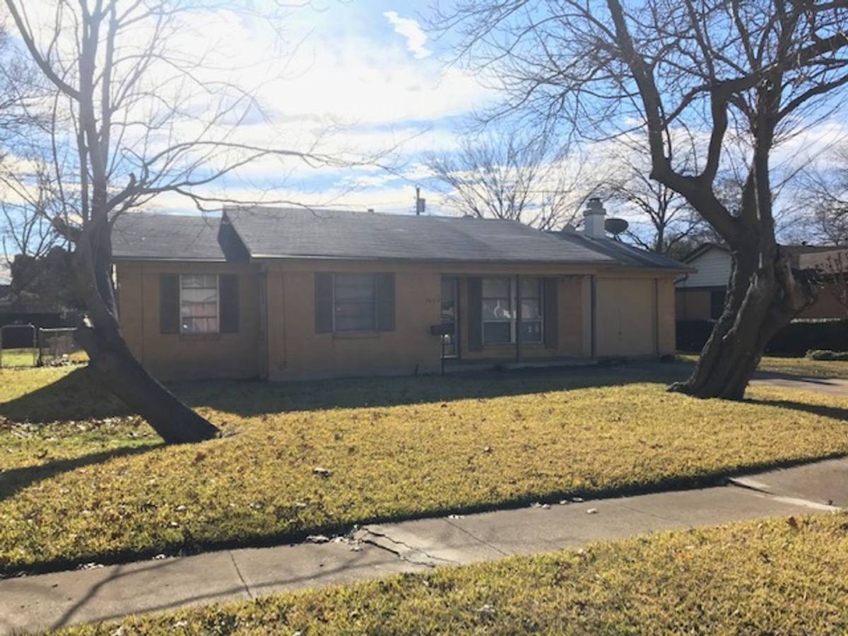 House for rent at 3722 Lisa Lane, Mesquite, TX 75150