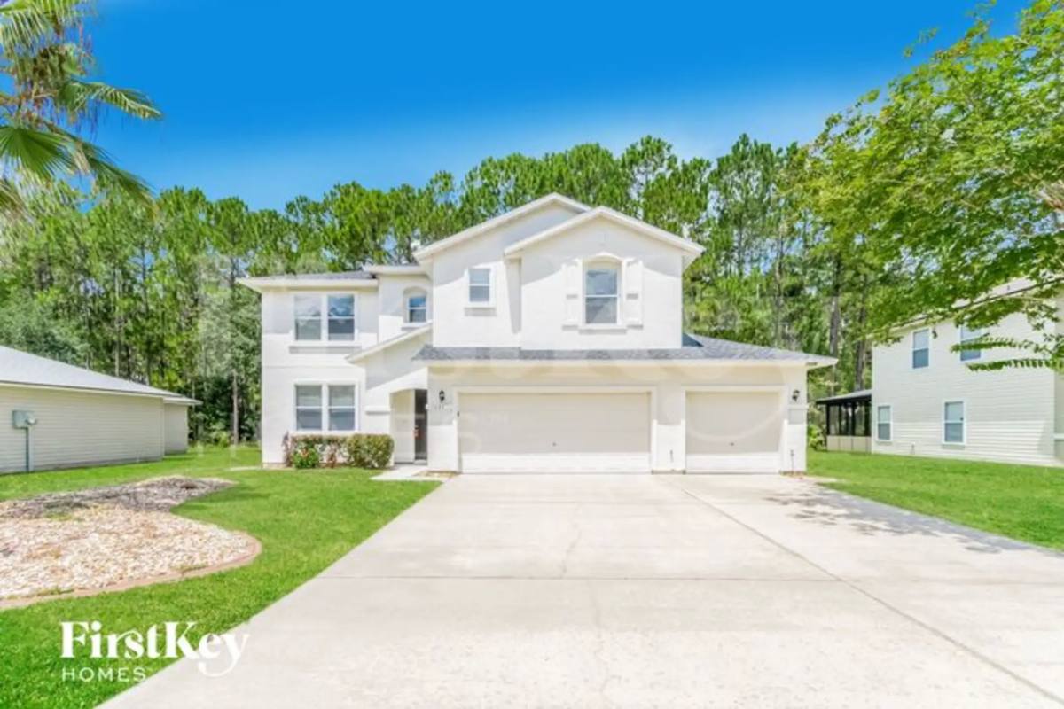 House for rent at 7038 Beekman Lake Dr, Jacksonville, FL 32222