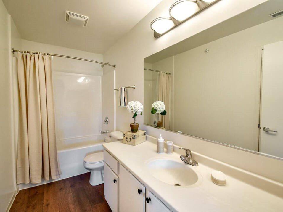 Apartment for rent at 2330 Samson Way, Waukegan, IL 60087