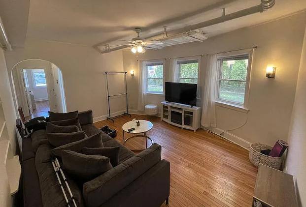 Apartment for rent at 5452 N Campbell Ave #G, Chicago, IL 60625