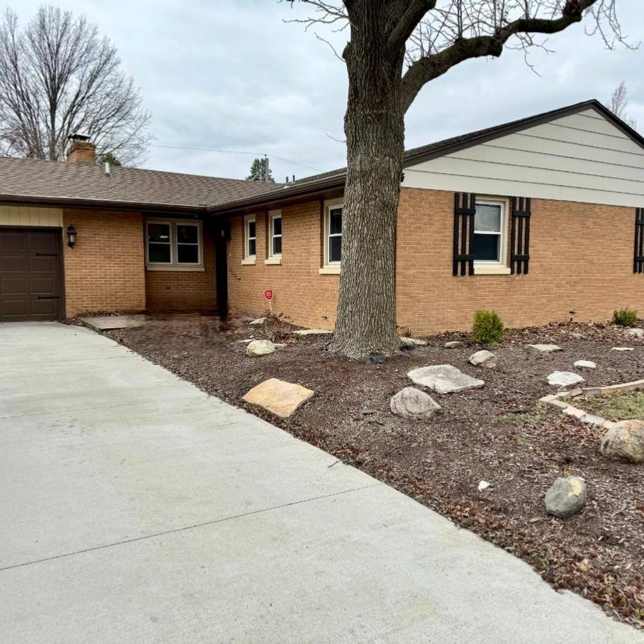 House for rent at 2103 Plymouth Dr, Champaign, IL 61821