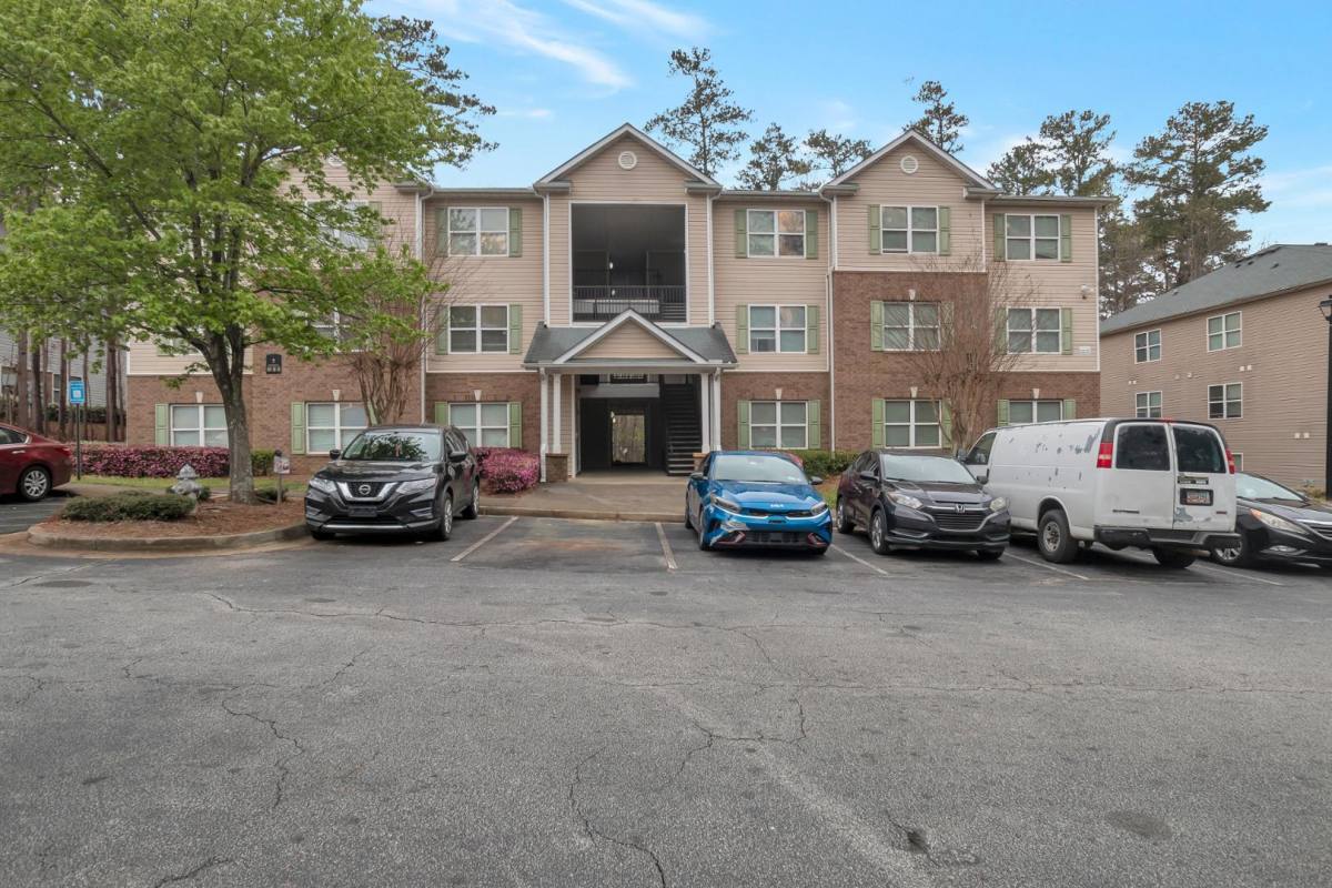 Condo for rent at Fairington Ridge, 7203 Fairington Ridge Circle #1, Lithonia, GA 30038