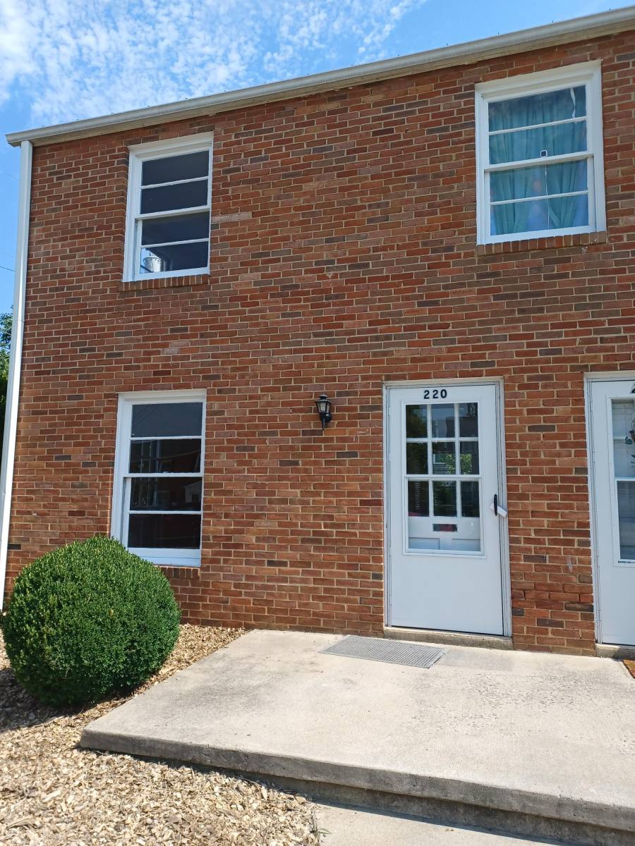 Townhouse for rent at Overlook Park, 220 E Whitlock Ave #1, Winchester, VA 22601